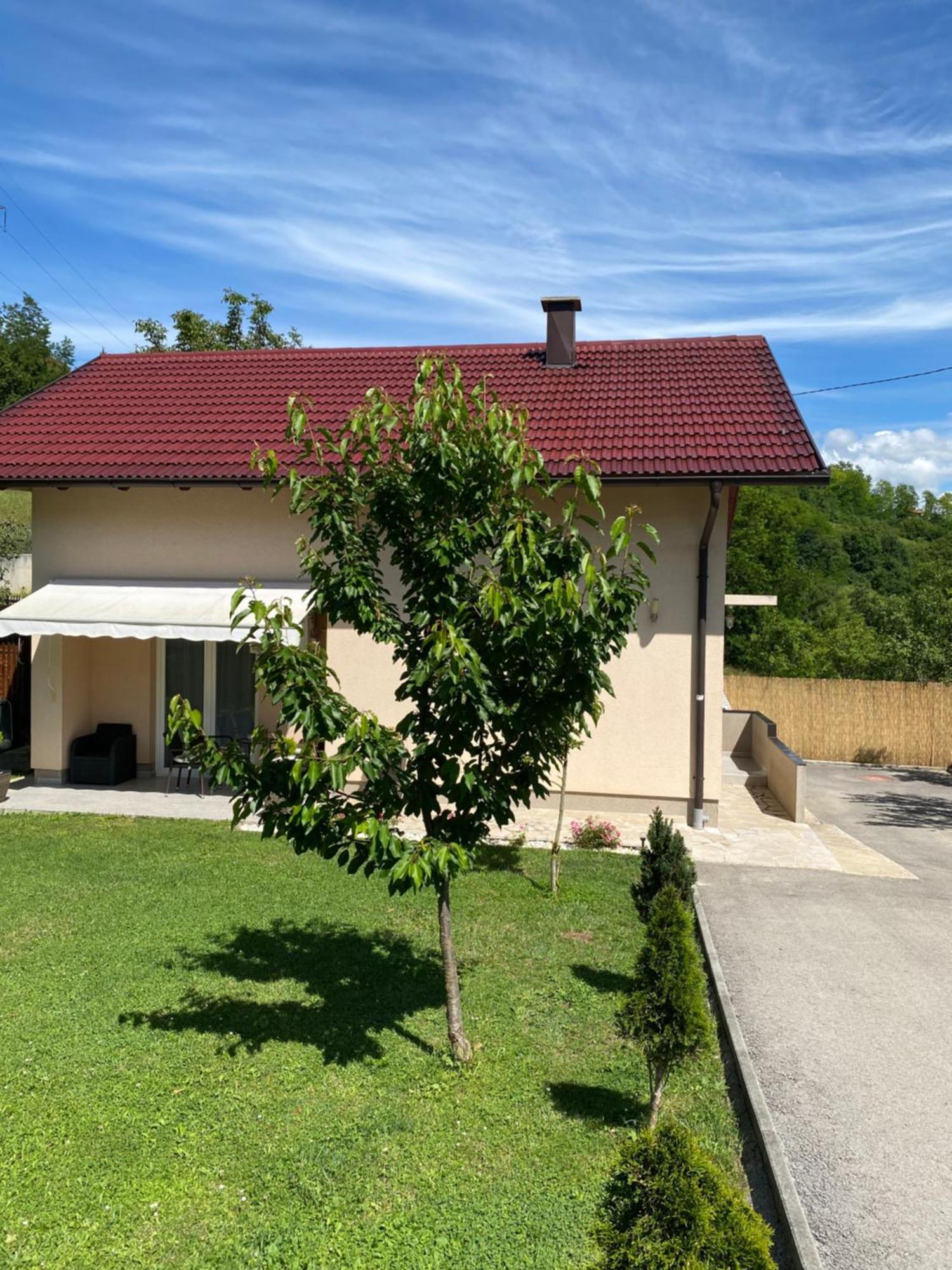 La Casa -family House Villa
