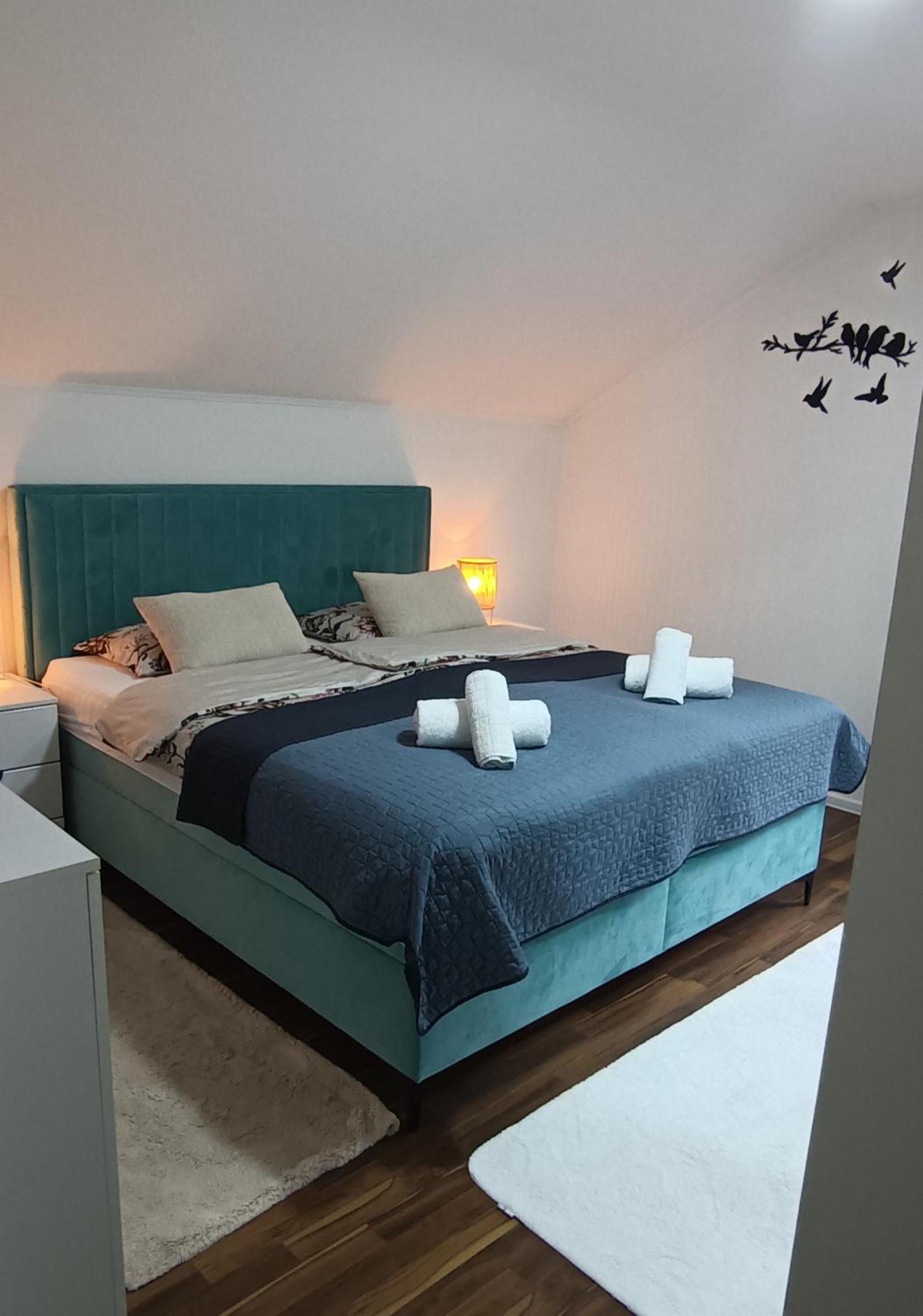 La Casa -family House Villa *